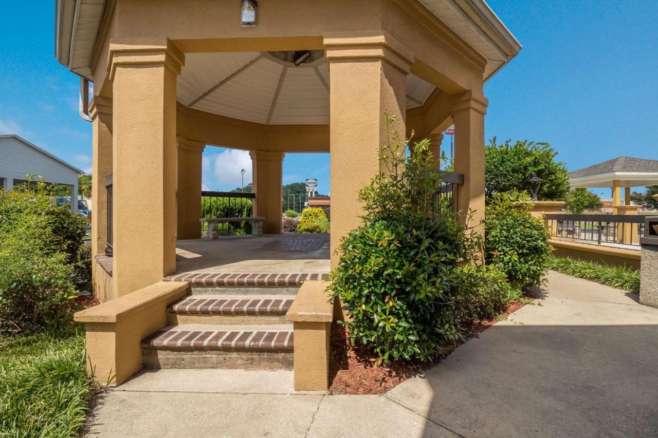 Suburban Studios Florence - Darlington Exterior photo